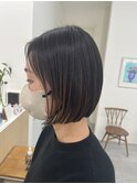 少し前下がりのぱつんとミニボブ