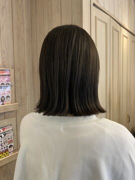 エイミーバイアフロート(amie by afloat) ぱつっと切りっぱなし