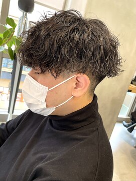 エリマバイフィフス 調布(elima by fifth) 調布波巻きパーマツイストスパイラルパーマセンターパートウルフ