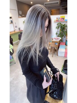 オリビアヘアー(OLIVIA HAIR) ホワイトシルバーバレイヤージュ