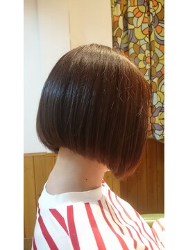 テトラ ヘアー(TETRA hair) 前下がりボブ