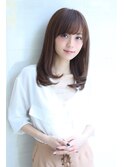アッシュブラウンの大人かわいいブランジュ小顔くびれセミディ