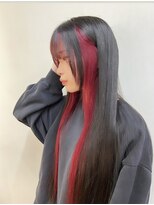 ルーム(Room)&nbsp;ウルフカット/インナーカラー/顔まわりレイヤー/ダークレッド