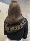 オリーブラテベージュ