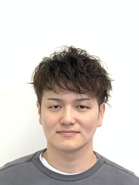 レオンOK メンズスパイラル系パーマ刈上げツーブロック