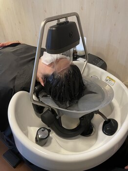 ヘアーサロン キルト(hair salon Quilt)の写真/ヘッドスパ好きな方から高リピート♪新メニュー「頭浸浴」導入！炭酸水の力で健康な髪と頭皮を手に入れて◎