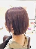 赤み消しベージュ×耳かけボブ