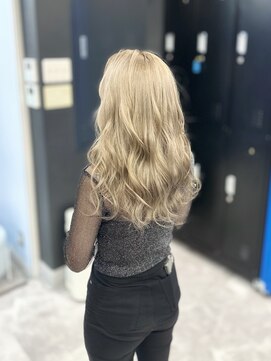 ホワイト 梅田(white) ＊王道＊ミルクティーブロンド