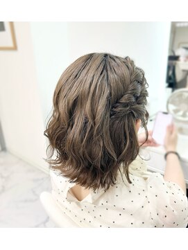 ヘアーメイクサロンアール(hair make salon R) ねじりハーフアップ