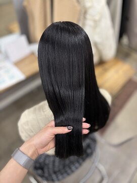 リラクオーレ 三宮 元町(LIRA CUORE) 透明感ブラック×髪質改善縮毛矯正