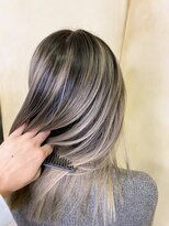 リグ 横浜(Lig.)&nbsp;ハイトーングレージュケアブリーチバレイヤージュ