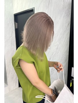 リア 大阪梅田(Ria) ～ホワイトベージュ～　【Ria 大阪 梅田】