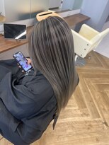 シカ 神戸三宮元町店(Cica)&nbsp;バレイヤージュ ハイライト ハイトーン ブリーチ 三宮 髪質改善