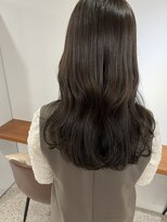 カリネバイフィエル(CALINER by Fier) 西梅田駅 / ◎オリーブグレージュカラーで透明感◎