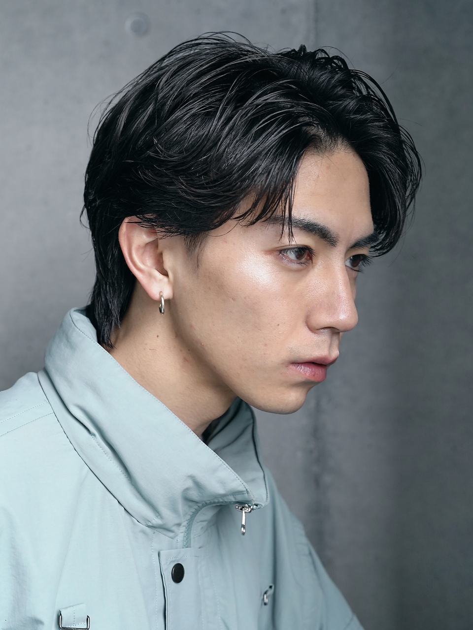 レタッチバイフィフス(RETOUCH by fifth)&nbsp;センターパートニュアンスパーマガイルヘアコンマヘア黒髪