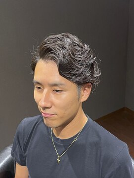 ビーダンディー(Bee dandy) ビジネスツーブロック デザインパーマ かき上げアップバング