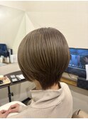 襟足すっきりショートカット×ミルクティベージュ☆ 白髪ぼかし