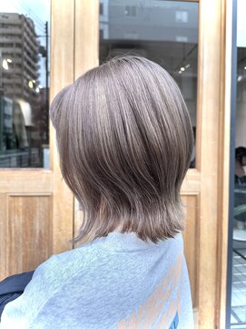 ロウブ(roubu.) 【roubu.】【ブリーチ必須】ミルクティグレージュ