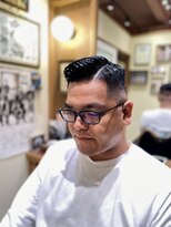 フォーコーナーズ(Four Corners)&nbsp;大人スキンフェードツーブロック刈り上げマンバン30代40代