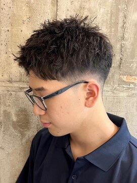 ニアウ 新宿(Niau) MEN’S/リバースセンターパート/ニュアンスパーマ/新宿