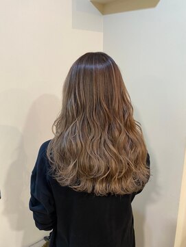 ラべリー 池袋(LOVELEY) バレイヤージュ　ヘアカラー　【池袋】