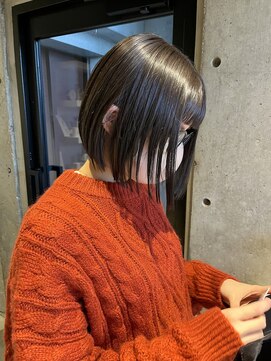 エイム(aim) 暗髪ボブ × インナーカラー