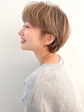 メモリーズ 銀座(Memories) 肌に馴染むベージュカラー/ふんわりマッシュショート