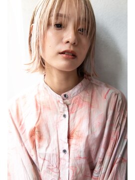 クロレ(CLORE) 切りっぱなしボブ ベージュカラー 外ハネボブ