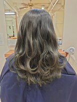 エンシニータス(Encinitas) ダークアッシュ系グレージュ/ハイライト/大人女性/ショート/ボブ