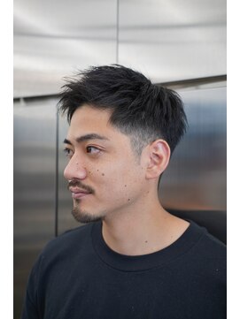 レタッチバイフィフス(RETOUCH by fifth) シャドウパーマ無造作パーマセンターパートマッシュヘア毛流れ