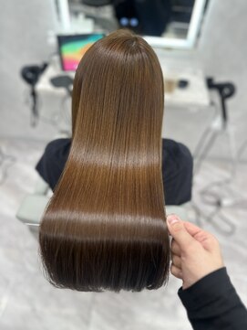 シシ 銀座(sisi) 【縮毛矯正/髪質改善/トリートメント/白髪染め/白髪ぼかし】