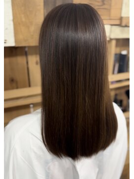 チアロルーチェ(Chiaro Luce) トリートメントミディアムレイヤーナチュラルダークブラウン