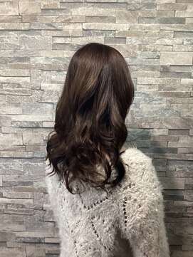 ヴィソップ(V.S.O.P) 白髪染めとハイレイヤーで作る軽やかセミロング