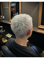 キングスマントーキョー カットクラブ 中野(KINGSMAN TOKYO CUTCLUB)&nbsp;ニュアンスパーマ/ツイストスパイラル/フェード[中野/MEN'S]