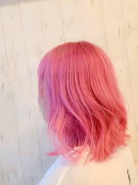 サロン ド ヴィヤージュ(Salon de Viyage) ピンクは世界を変える！