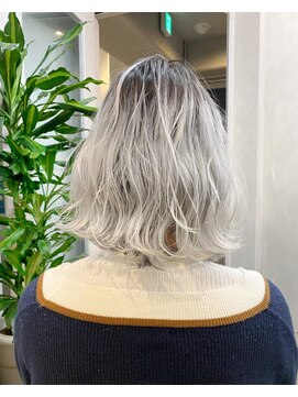 ジーナ(XENA) 【光】Platinum white