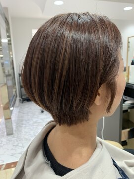 e.m.a プレミアムビューティーサロン 栄駅店(e.m.a PREMIUM BEAUTY SALON) 大人くびれショートカット
