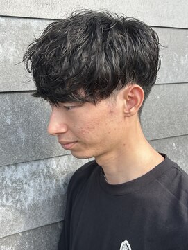 ヒュイル バイ ニアウ(Hwyl by Niau) メンズマッシュツーブロックシャドウパーマニュアンスパーマ眉毛