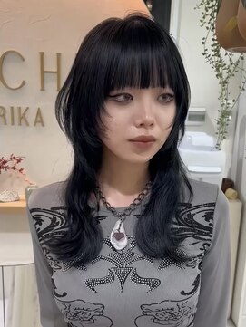 ハチ(HACHI) ロングウルフ風レイヤーカット