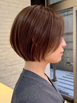 エリマ 横浜西口(elima) 横浜西口コンパクトショートピンクブラウンショートカット30代