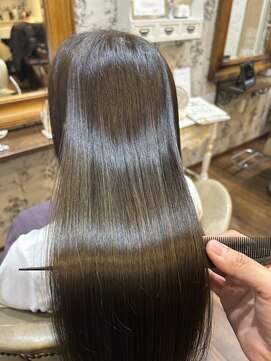 ココロ 高槻(cocoro) 髪質改善トリートメント、カラー