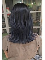 ベリーベリー VERY berry 艶カラー×ブルーブラック×くびれミディアム