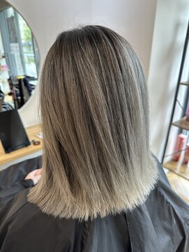 エルア(elua) ホワイトバレイヤージュ！！