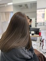 アウラ 近鉄八尾駅前店(Aura)&nbsp;韓国風レイヤー×20代艶髪グレージュカラー