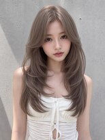 ユーフォリア 渋谷グランデ(Euphoria SHIBUYA GRANDE)&nbsp;グレージュセンターパートくびれレイヤーワンカールロング