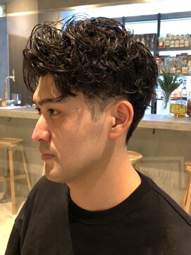 メンズサロン ブロック(Men's Salon bloc) ツーブロック　ツイストスパイラルパーマ　黒髪　爽やか　束感