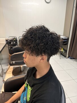 アイズ 海老名(AIZU) ツイストスパイラルパーマ　メンズサロン　波巻きパーマ　眉毛