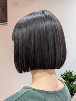 ウィスカーヘアー(whisker hair) シンプルボブ