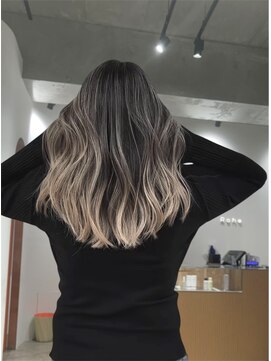 ローエ バイ デコ(Rohe by DECO) 【長谷川】バレイヤージュ/バックコーム/ベージュ