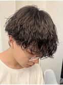 メンズラフセンターパート波巻きスパイラルパーママッシュウルフ